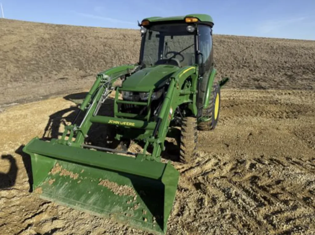 2022 John Deere 3046R