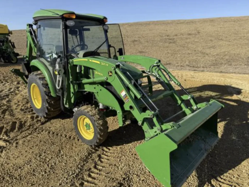 2022 John Deere 3046R